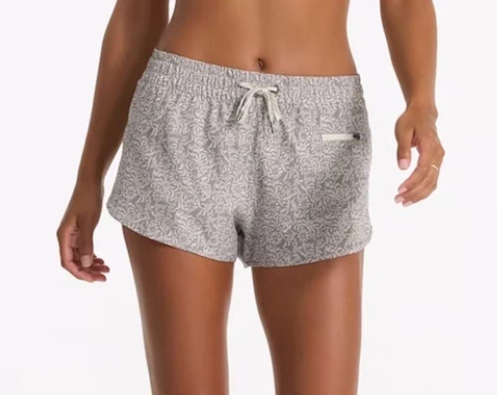Vuori Clementine Shorts 2.0 Pale Wheat Samba Gray White Small